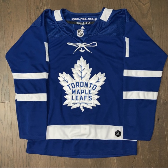 Maple Leafs Zach Hyman #11 Jersey - Picture 5 of 5
